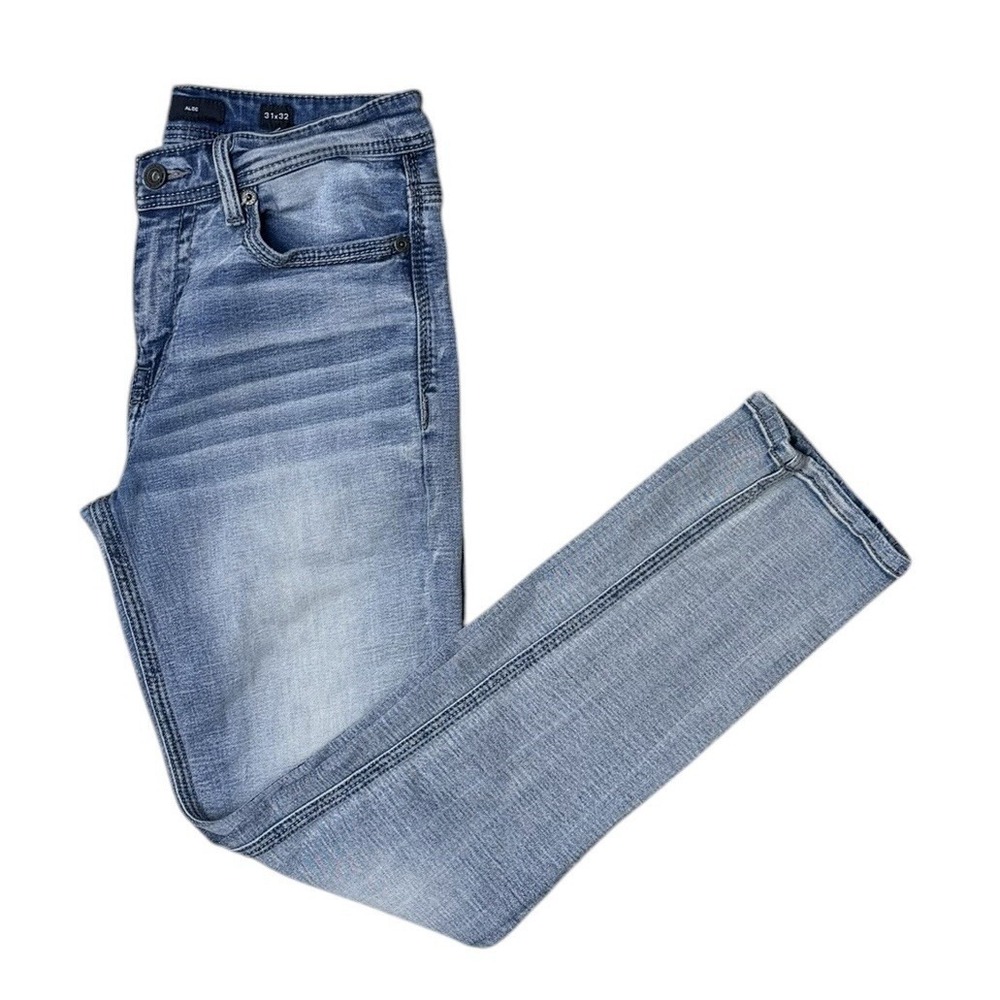 BKE Buckle Alec Jeans Mens 31x32 Straight Light Wash Denim Distressed Whiskered - Picture 8 of 10